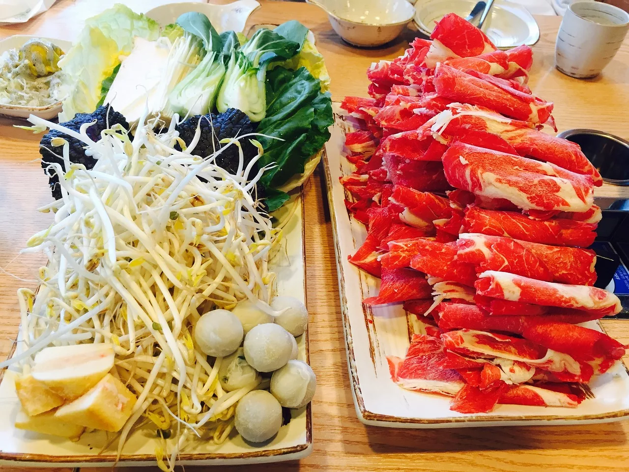 차돌박이 숙주찜과 볶음 요리 만드는 방법